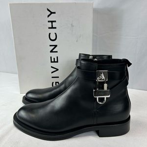 Givenchy
Lock Ankle Boots In Leather